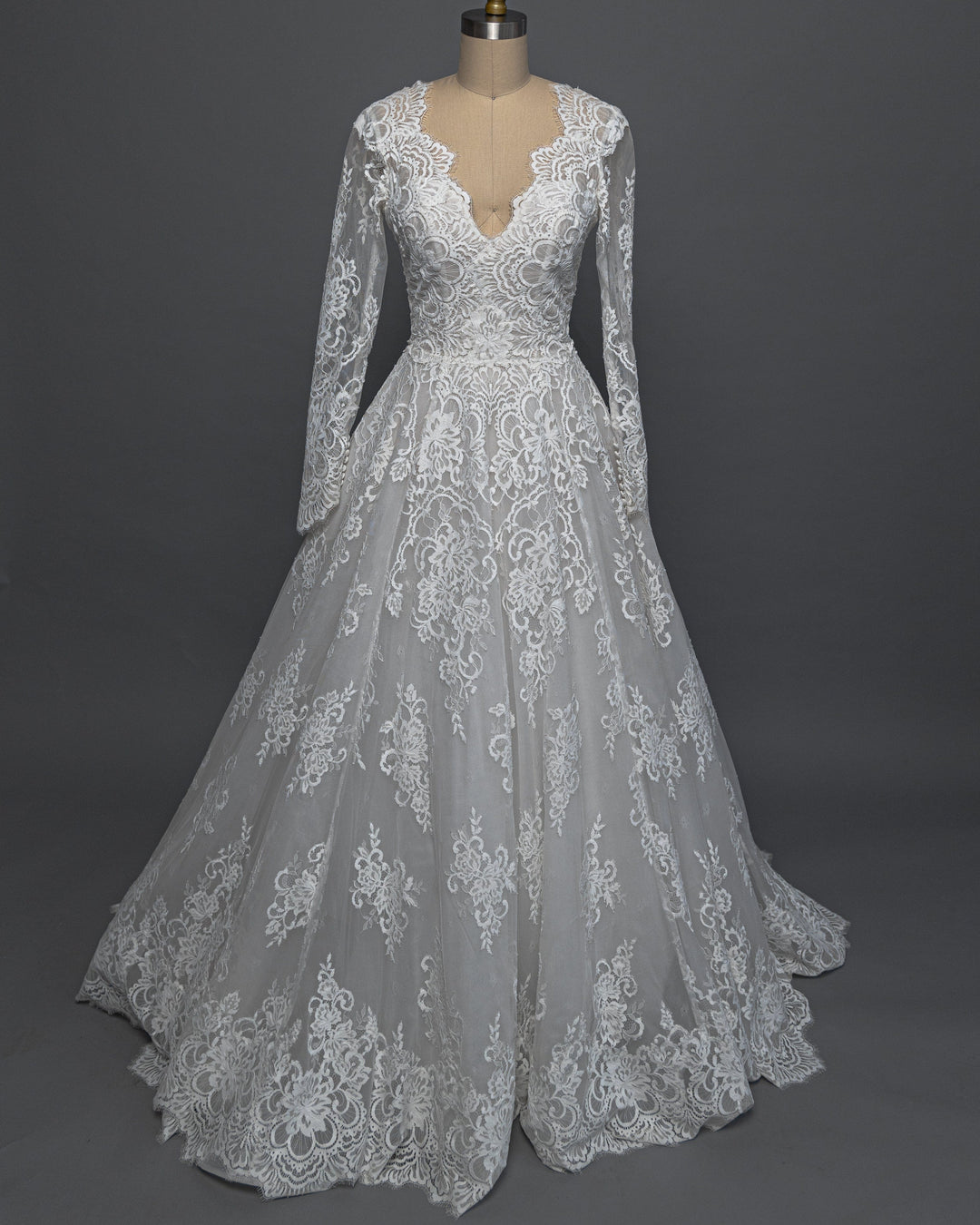 Calla Blanche Raven - Size 8