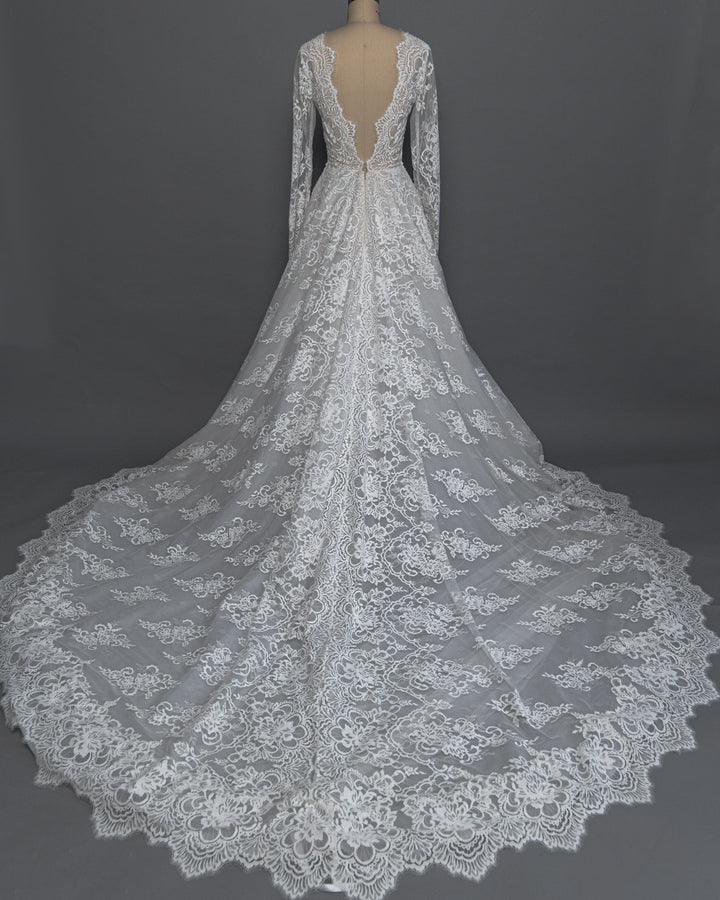 Calla Blanche Raven - Size 8