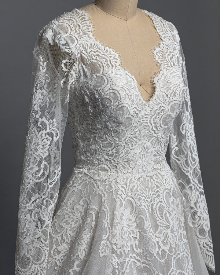 Calla Blanche Raven - Size 8