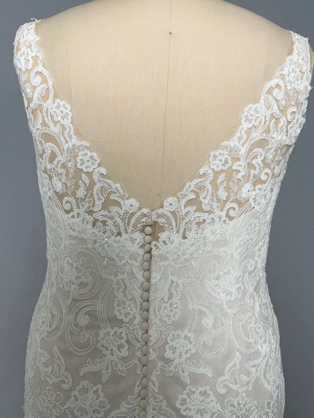 Essense of Australia D2734 - Size 22