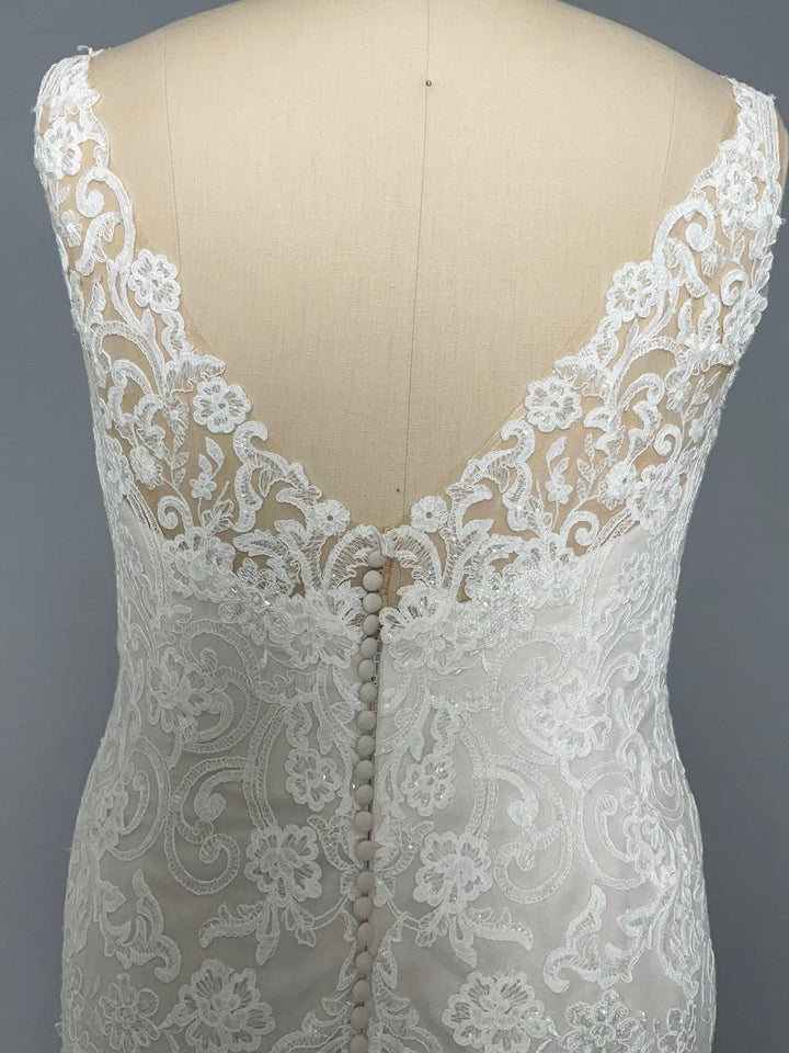 Essense of Australia D2734 - Size 22