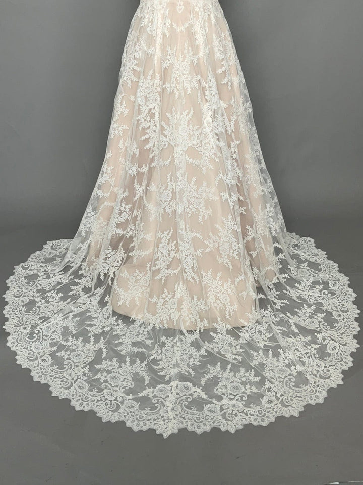 Legends by Romona Keveza L2024 - Size 12