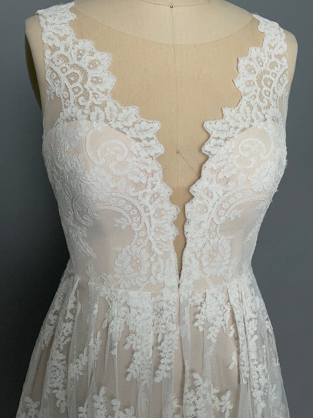 Legends by Romona Keveza L2024 - Size 12