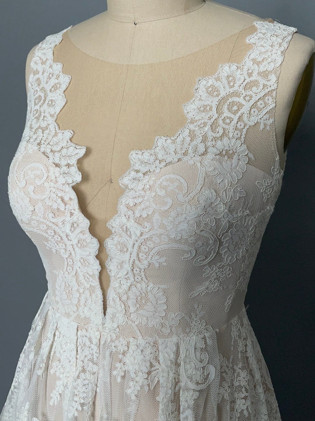 Legends by Romona Keveza L2024 - Size 12