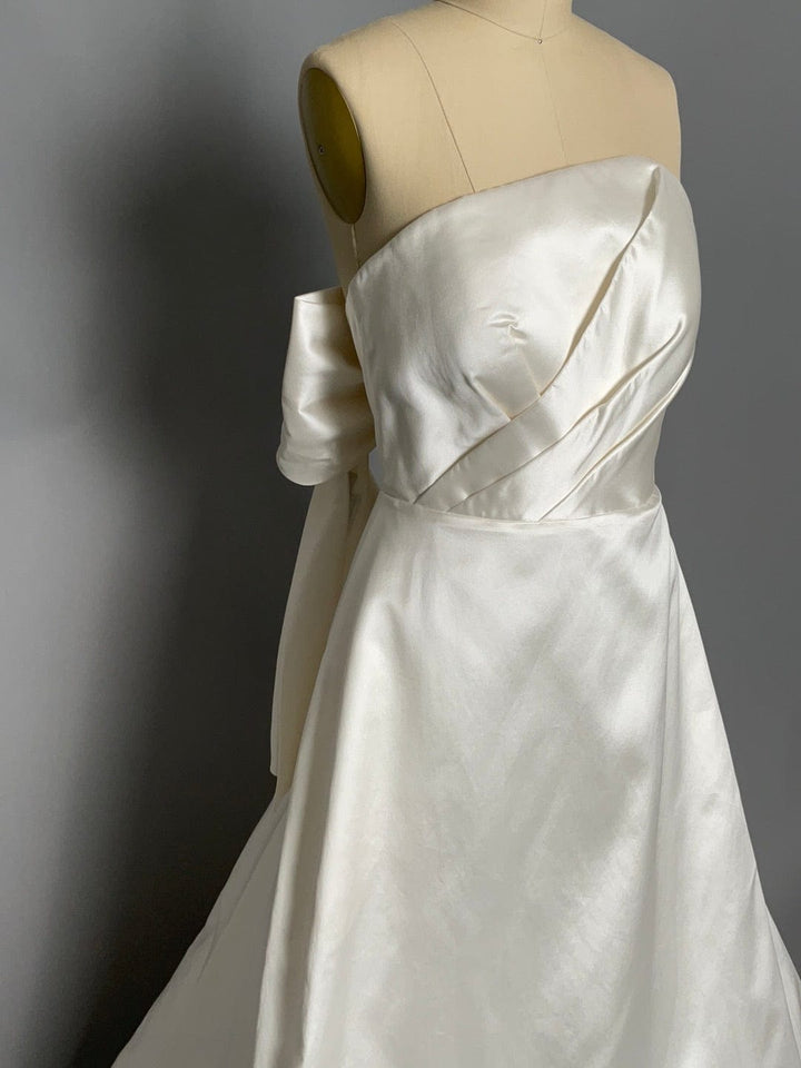 Legends by Romona Keveza L2058 + Bow - Size 12