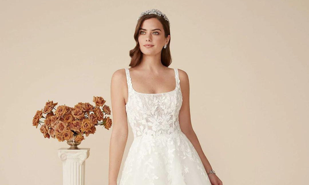 4 Wedding Dress Designers like Monique Lhuillier