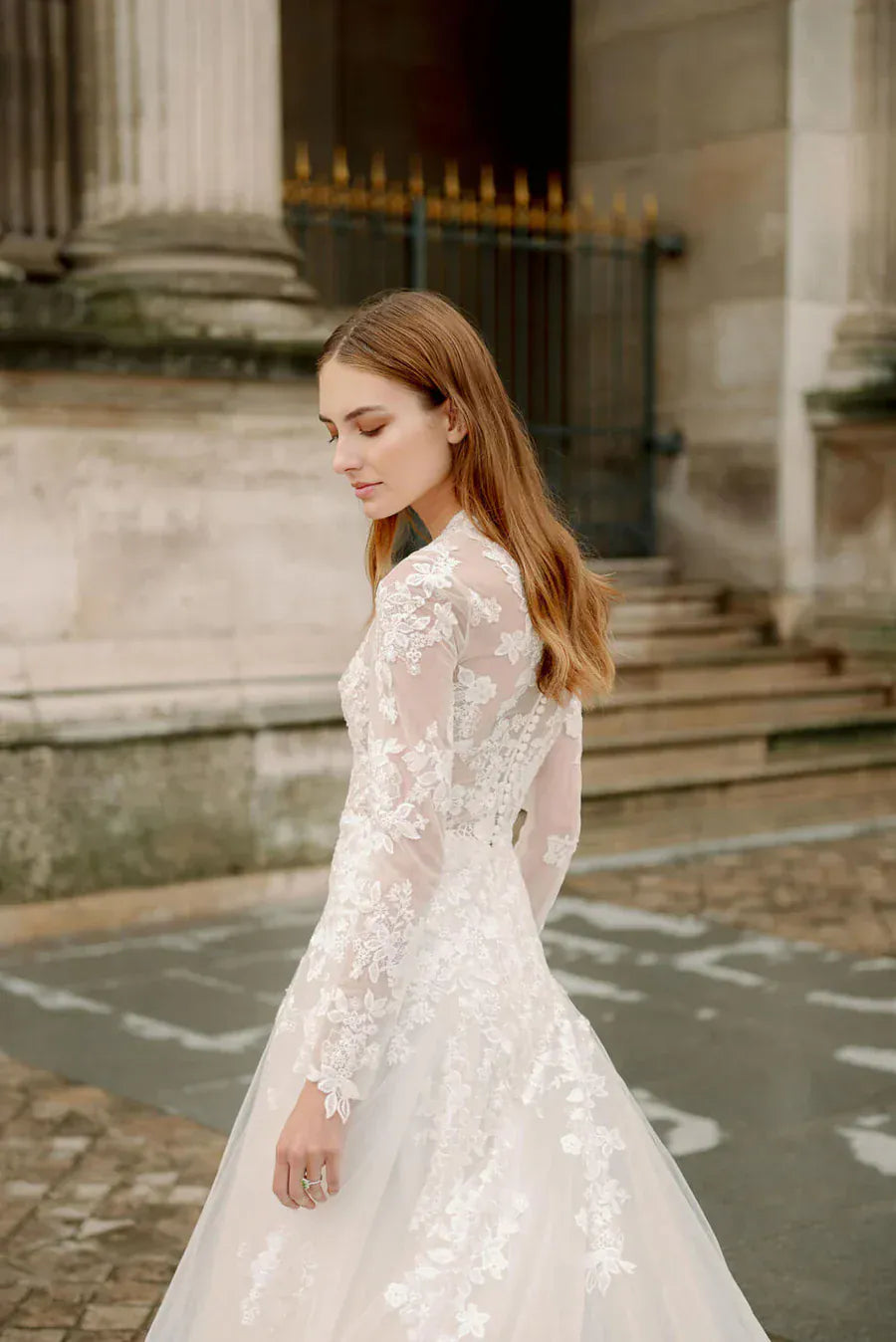 monique lhuillier long sleeve wedding dress Monique Lhuillier, Kensington Gown Wedding Dress Save 34%