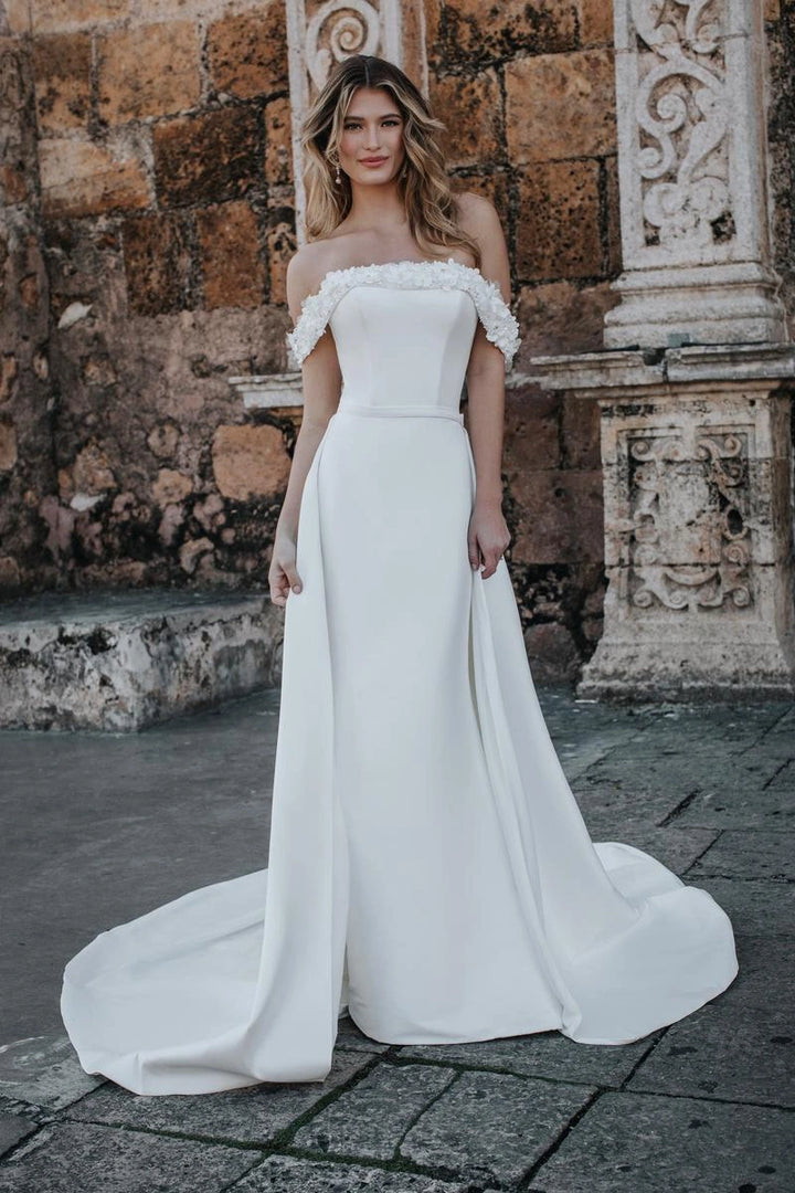 Abella E353 + Overskirt - Size 12