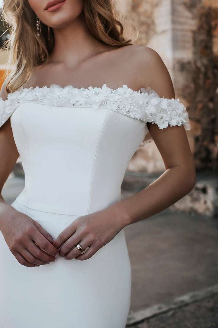 Abella E353 + Overskirt - Size 12
