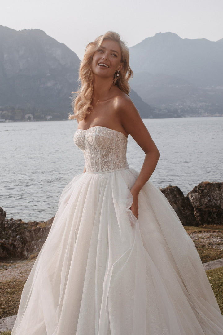 Abella E405 - Size 8