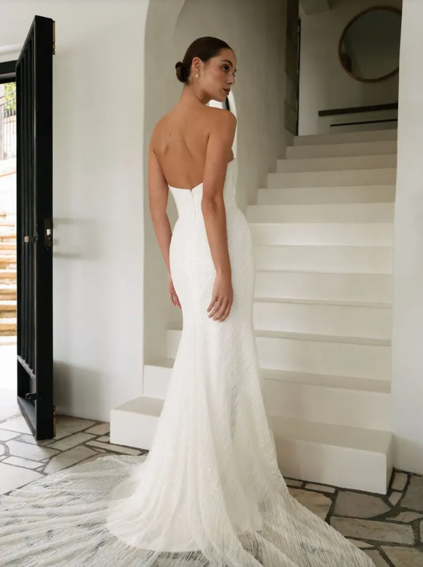 Alena Leena Linnea - Size 14