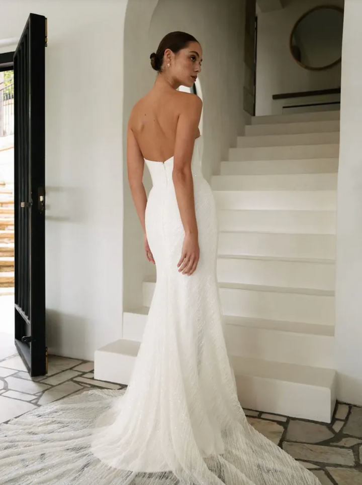 Alena Leena Linnea - Size 14