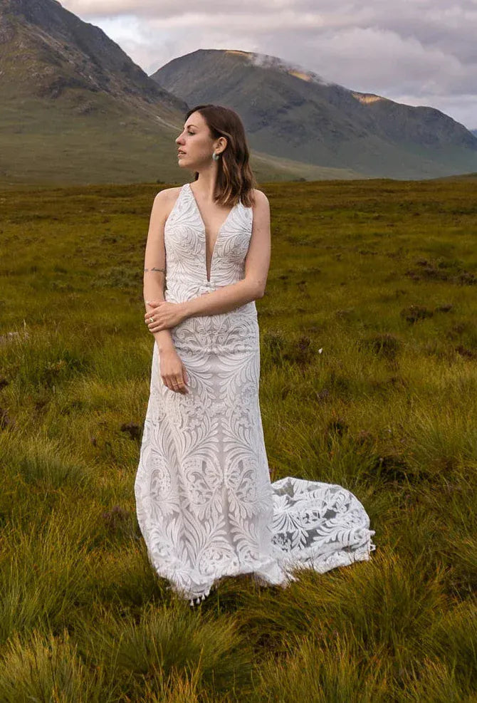 All Who Wander Clio - Size 12
