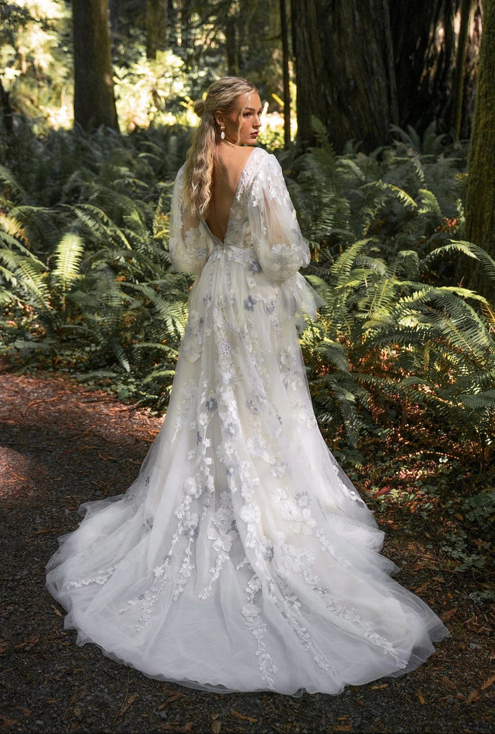 All Who Wander Saylor - Size 16