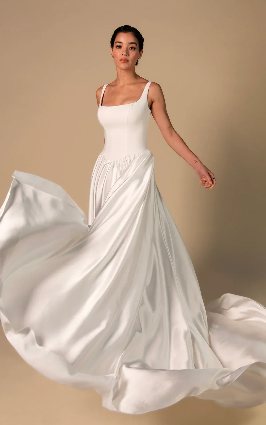 All Who Wander Sydney Wedding Dress Charmeuse A-Line Bridal Gown with Crepe Basque Bodice Size 14 Luxe Redux Bidal All Who Wander Sydney Wedding Dress Charmeuse A-Line Bridal Gown with Crepe Basque Bodice Size 14 Luxe Redux Bidal