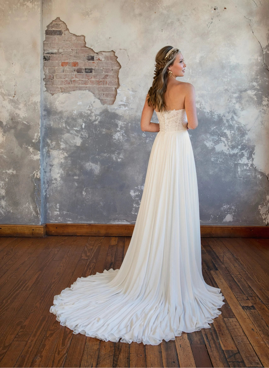 All Who Wander Tilley - Size 18