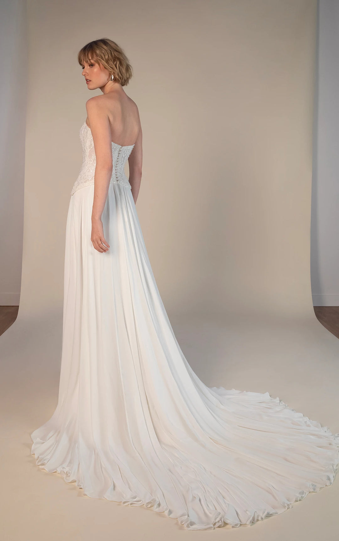 All Who Wander Verona  - Size 14