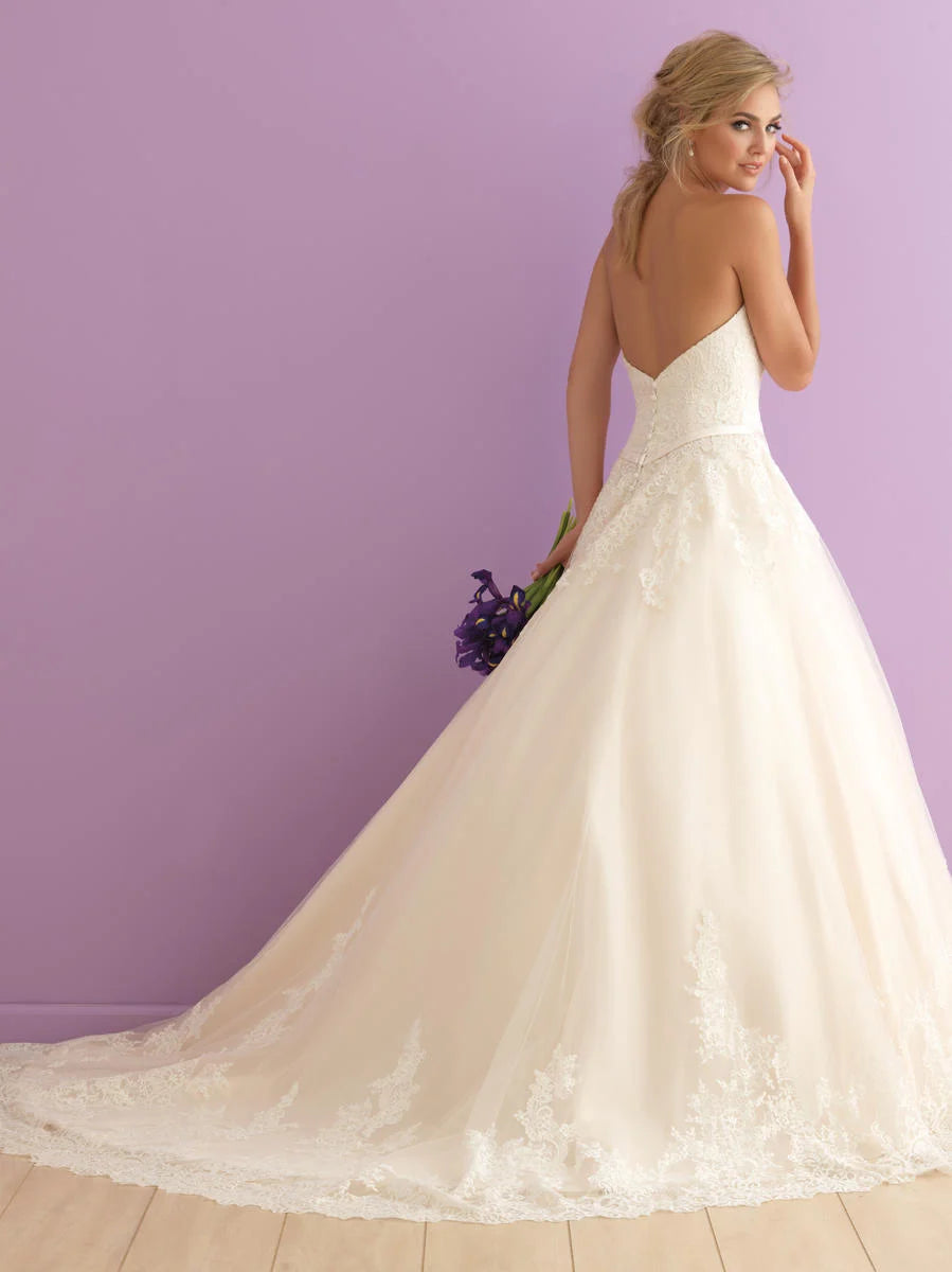 Allure 2902 - Size 4