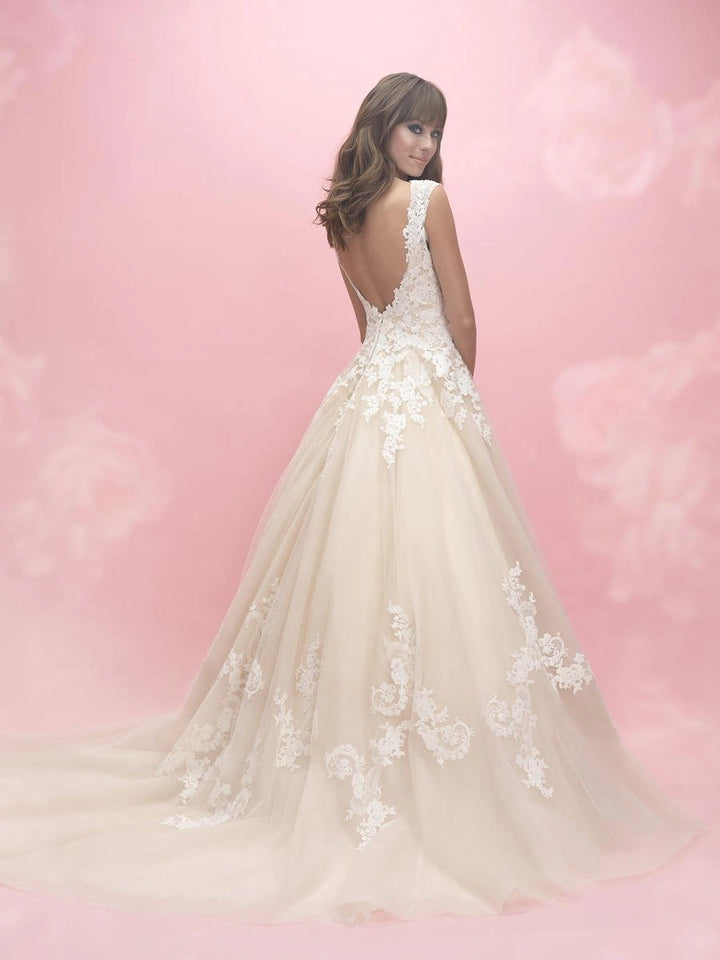 Allure 3061 - Size 18