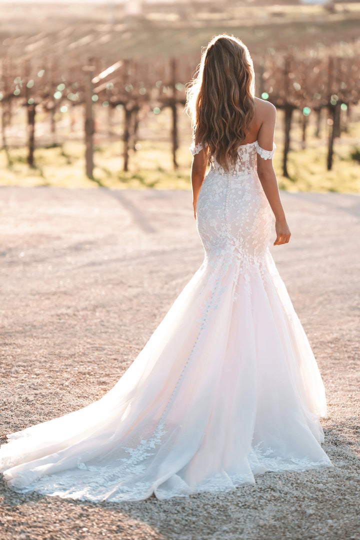 Allure A1251 - Size 4