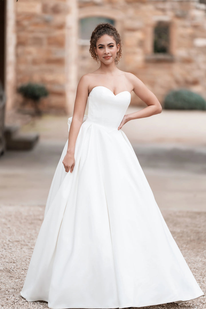 Allure A1254 - Size 8