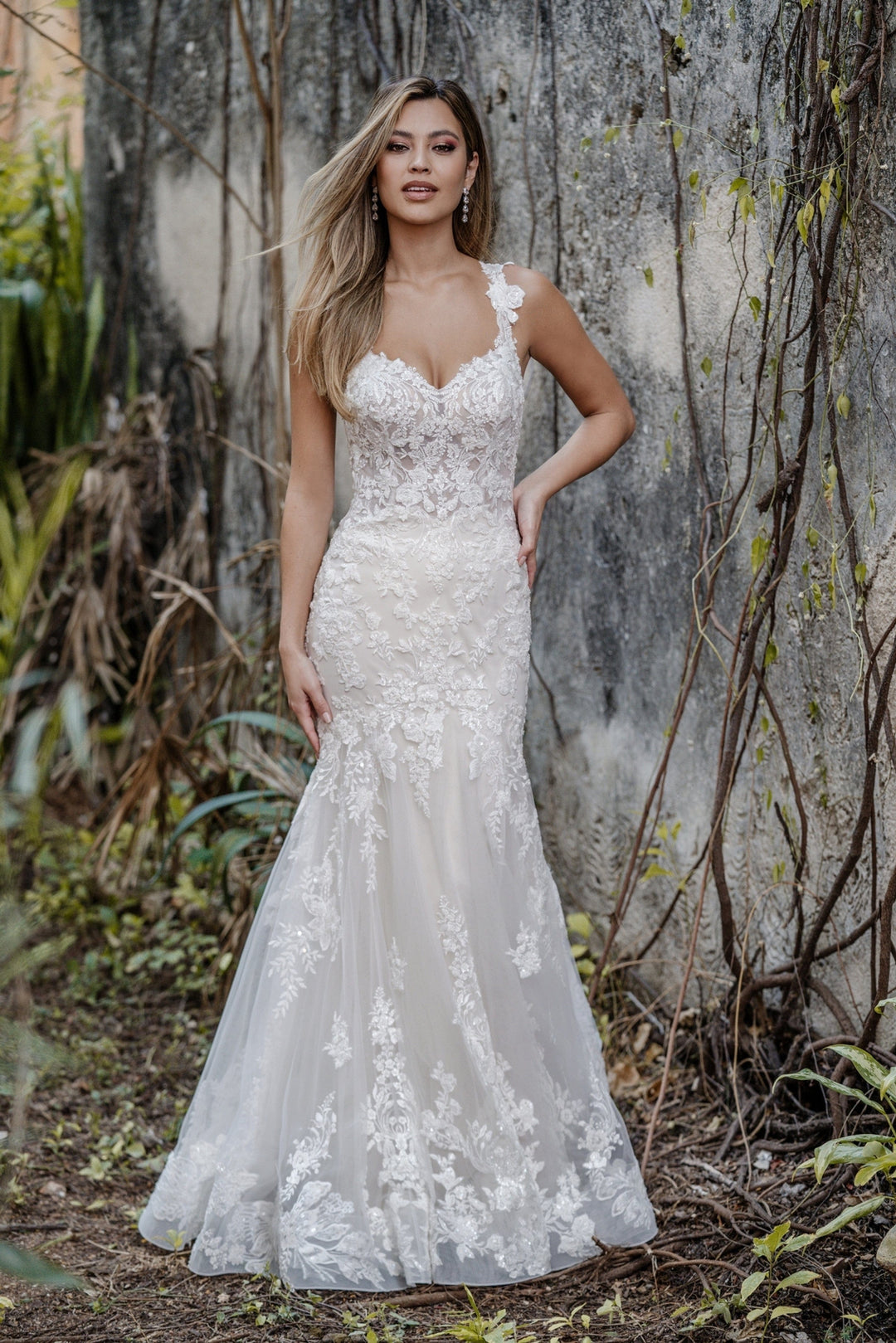 Allure C657 - Size 16