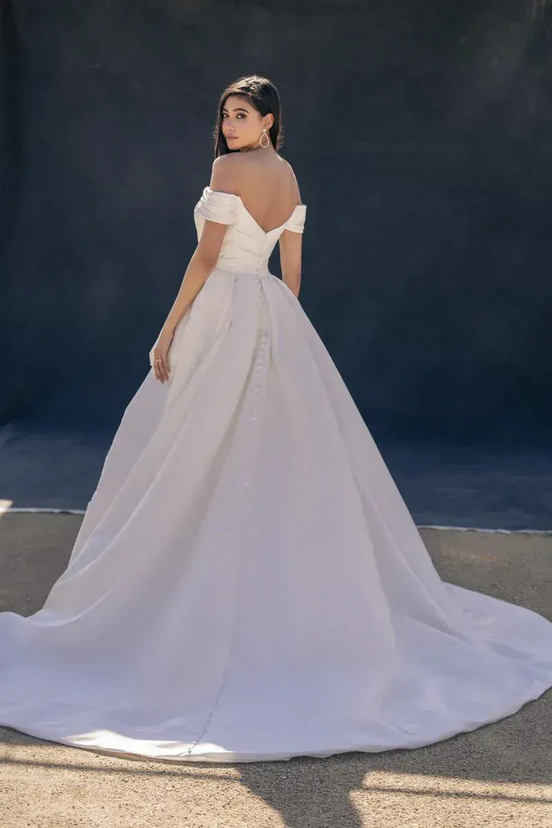 Allure C733 - Size 14