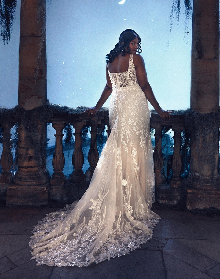 Allure D318 - Size 16