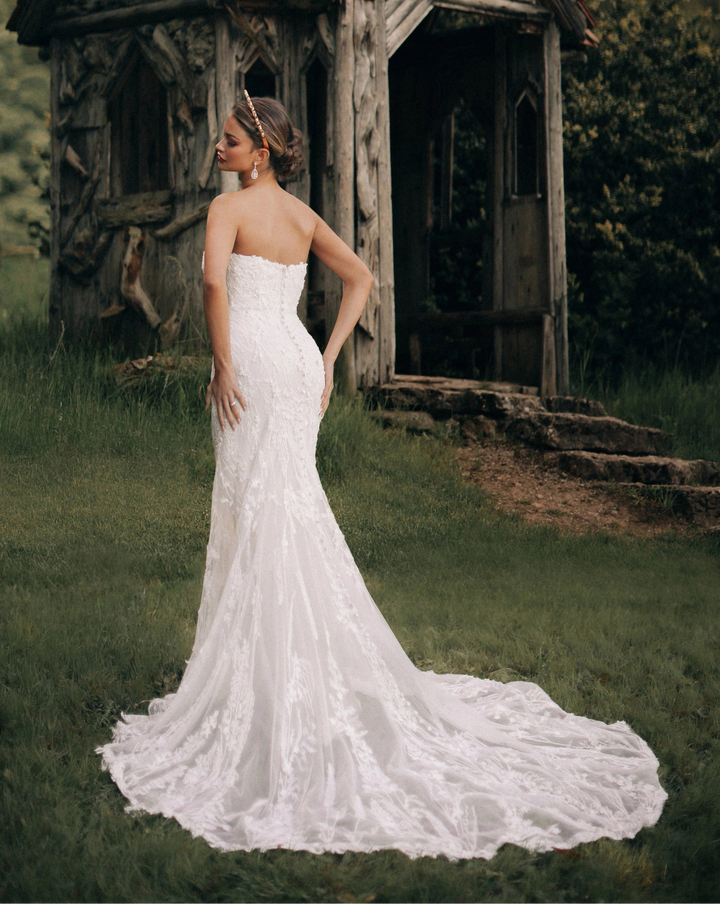 Allure DVL17 - Size 16