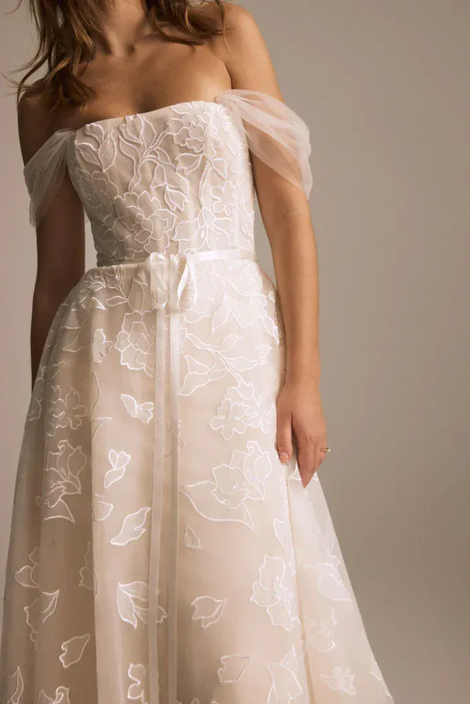 Nouvelle Amsale Calypso R470L - Size 6