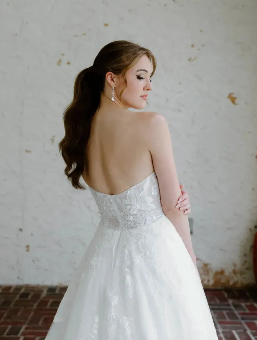 Flores by Angel Rivera Marigold - Size 18