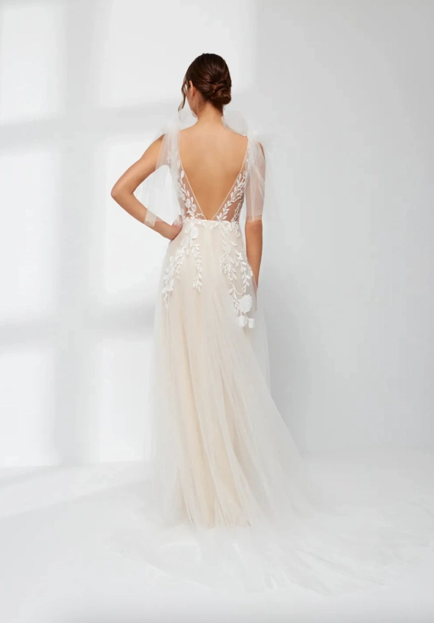 Anna Kara Marit - Size 8