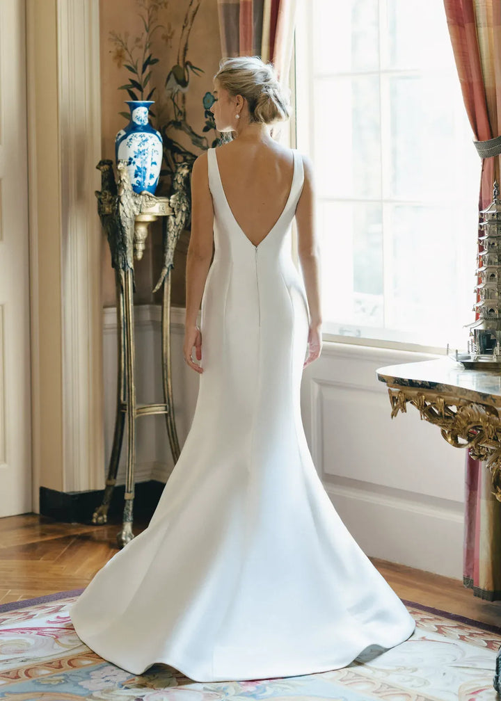 Anne Barge Callaway - Size 10