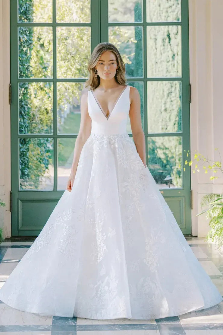 Anne Barge Wedding Dress On Sale | Luxe Redux Bridal Anne Barge Wedding Dress On Sale | Luxe Redux Bridal
