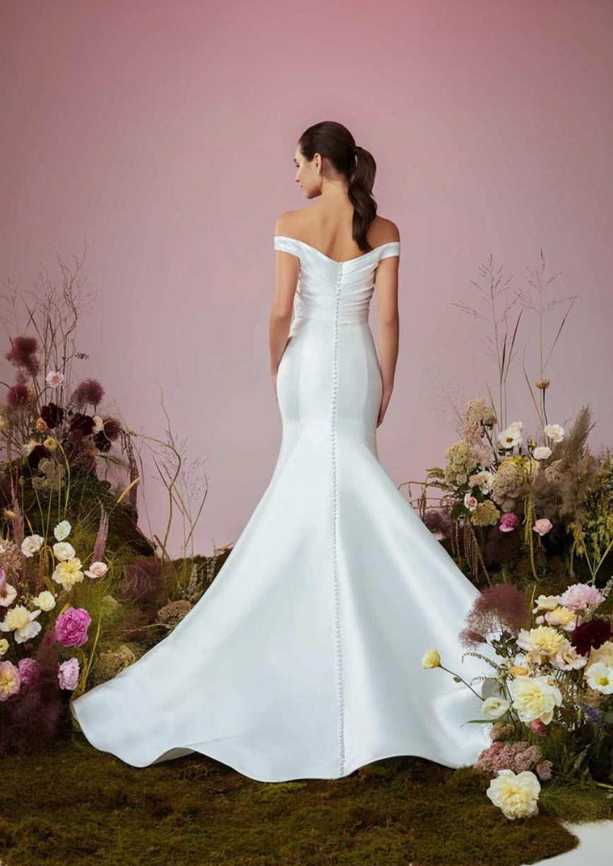 Anne Barge Whispering - Size 12