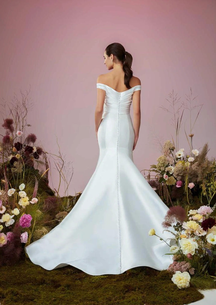 Anne Barge Whispering - Size 12