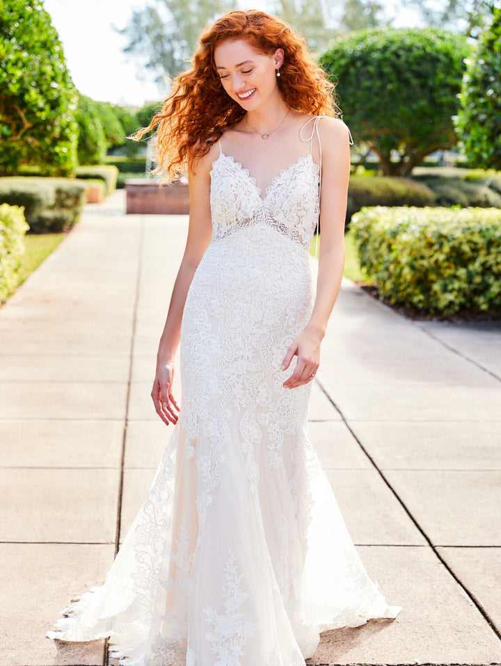 Christina Wu 22086 - Size 10