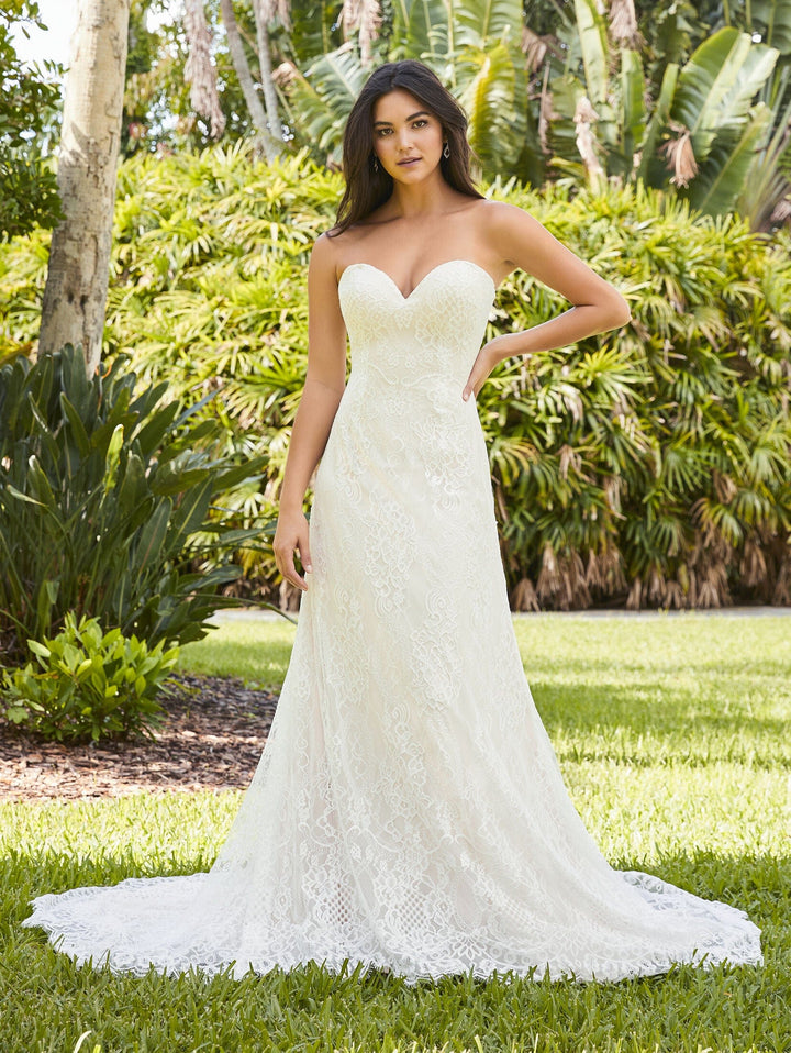 Christina Wu 22113 - Size 14