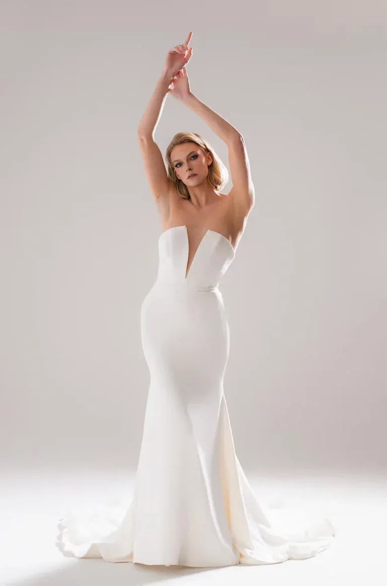 Colby John Clara - Size 18