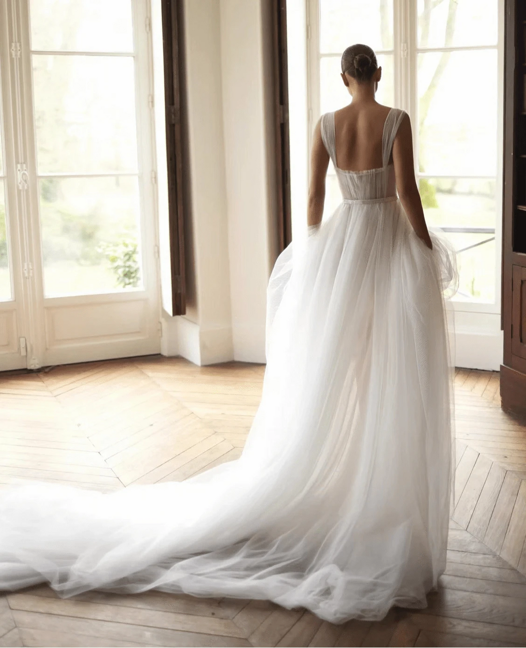 Dana Harel Rebecca Wedding Dress Tulle Ball Gown featuring a Sweetheart Bodice with Subtle Beading Size 10 Luxe Redux Bridal Dana Harel Rebecca Wedding Dress Tulle Ball Gown featuring a Sweetheart Bodice with Subtle Beading Size 10 Luxe Redux Bridal