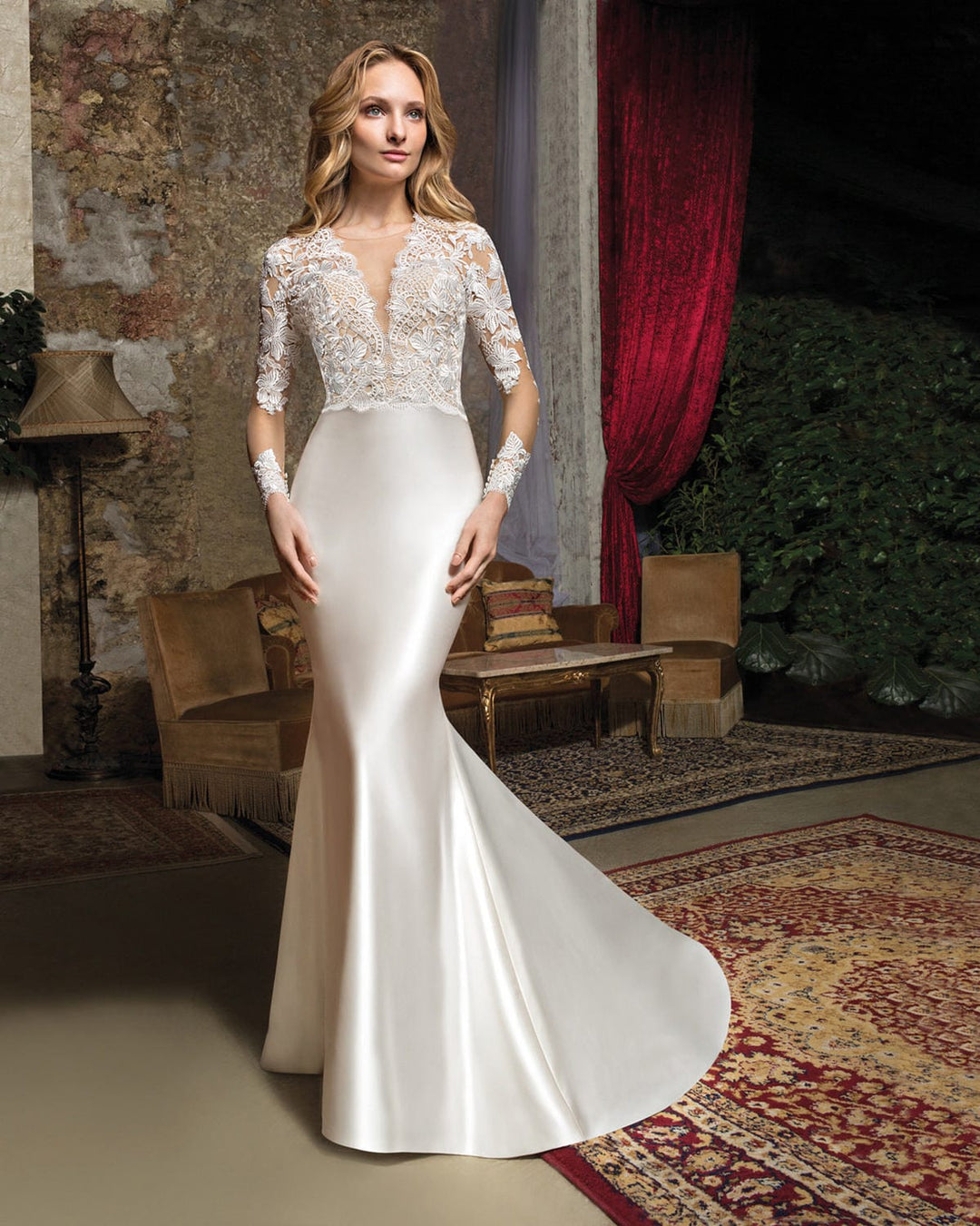 Demetrios 7937 + Overskirt - Size 6