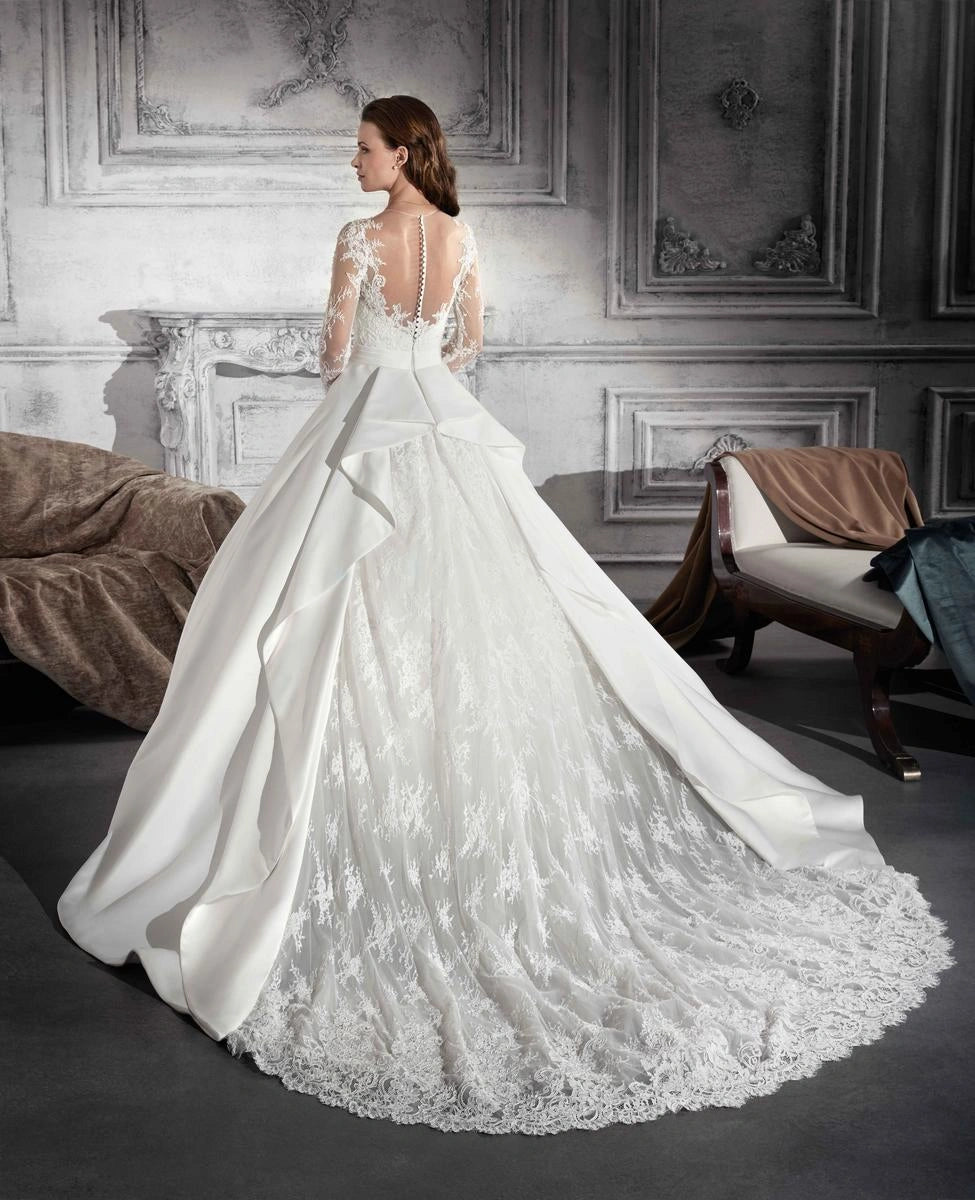 Demetrios 811 - Size 12
