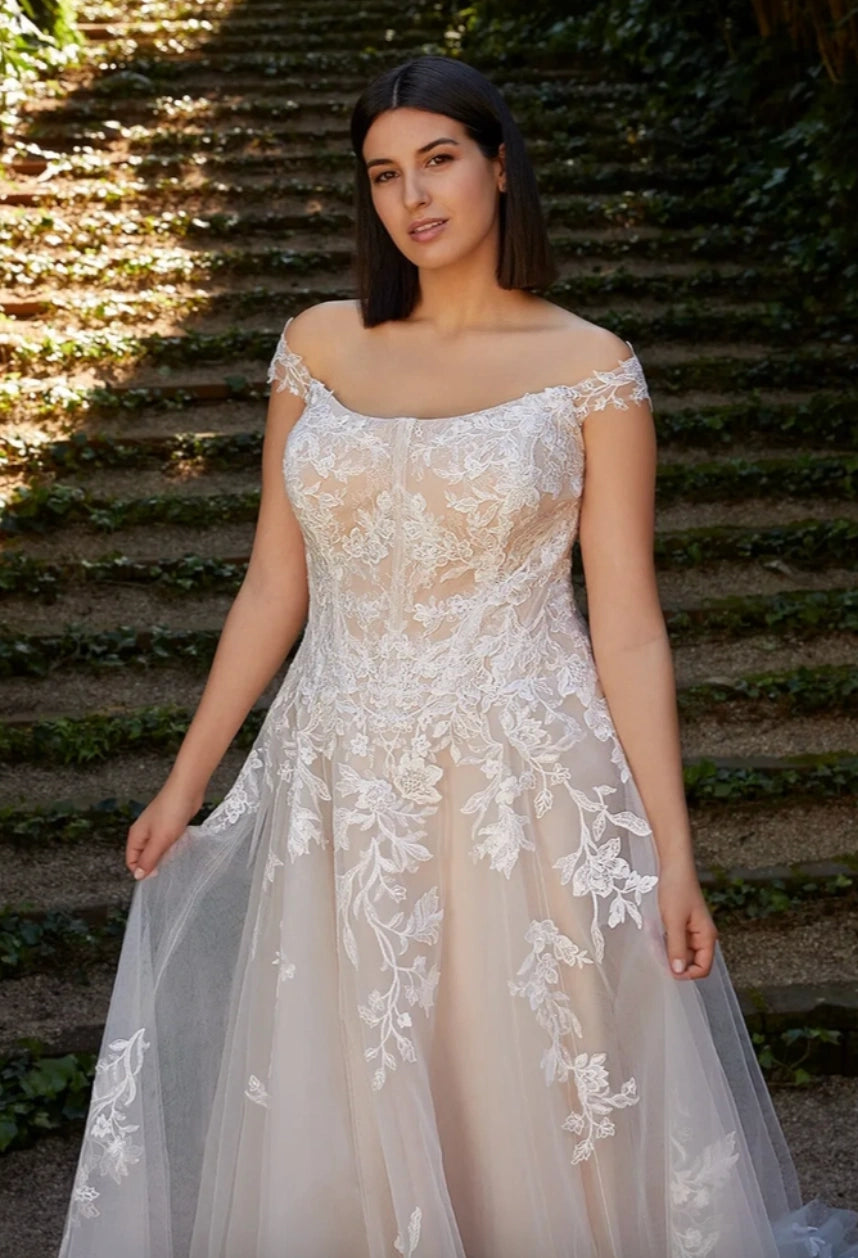 Élysée by Enzoani Emma - Size 24