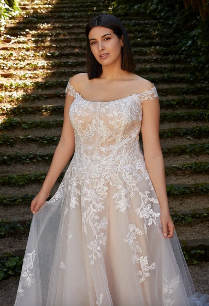 Élysée by Enzoani Emma - Size 24