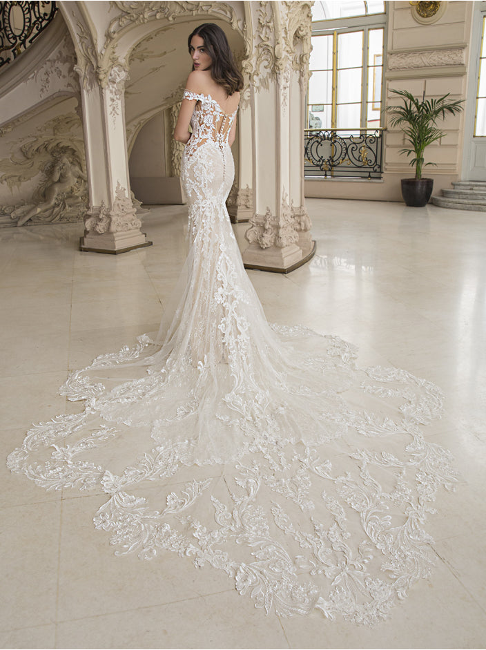 Élysée by Enzoani Lakme - Size 14