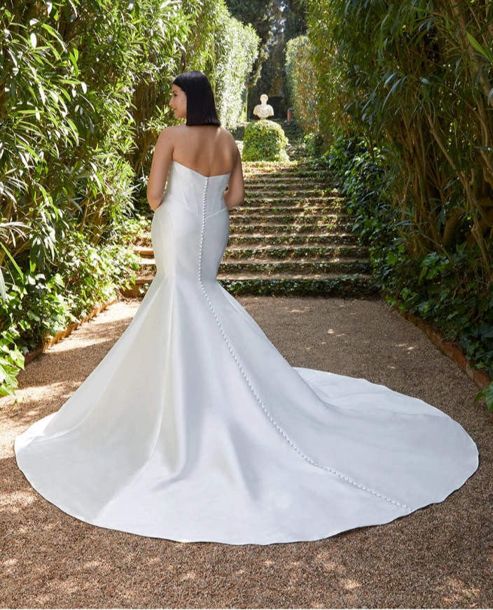 Élysée by Enzoani Toussaint - Size 22