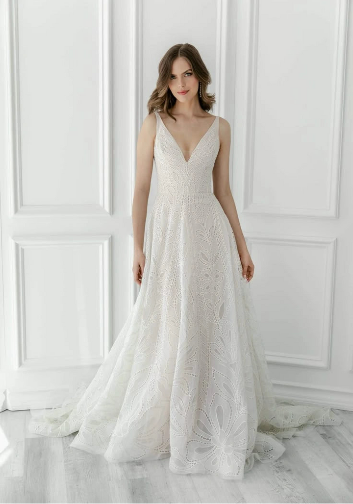 Enaura Lotus - Size 12