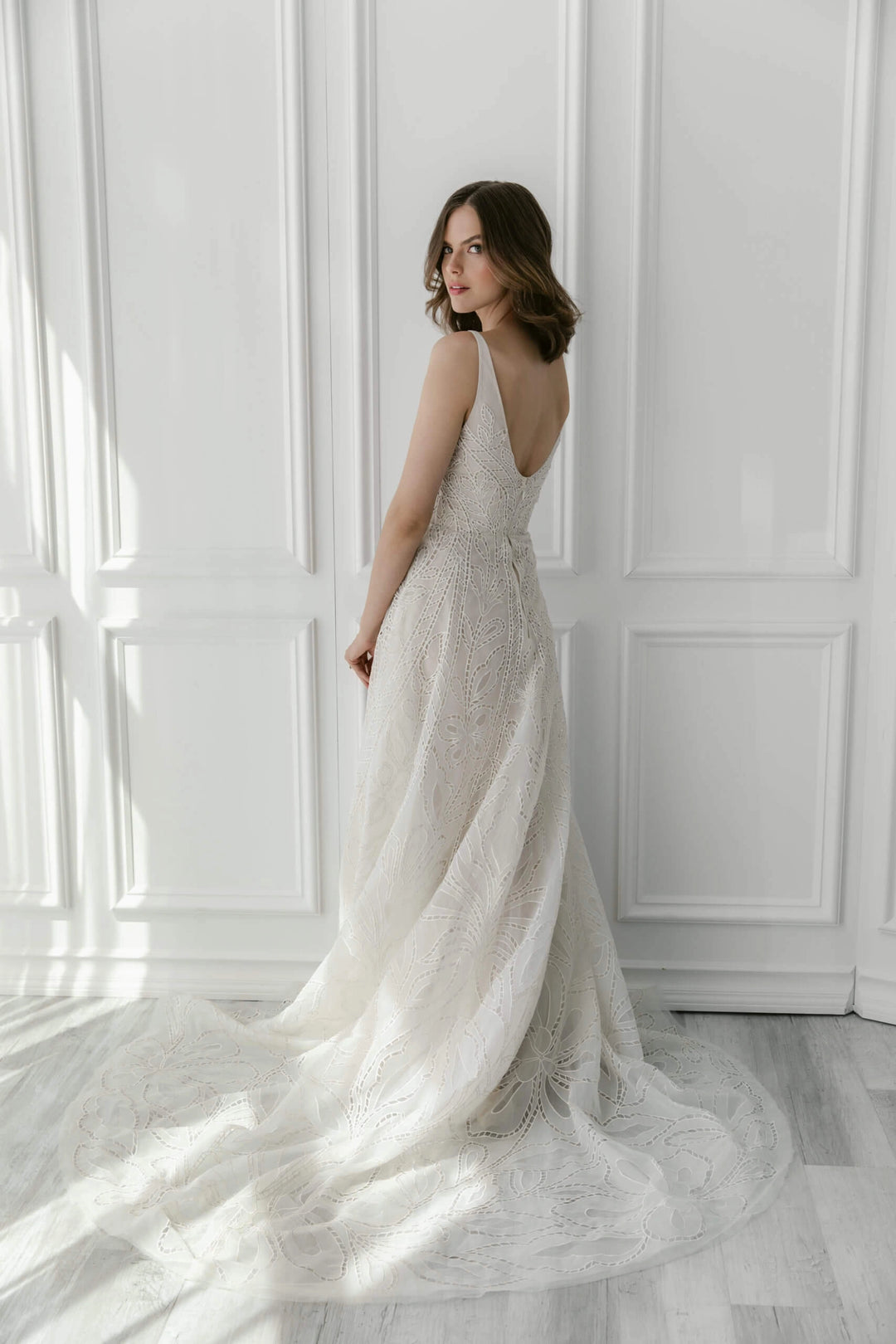 Enaura Lotus - Size 12