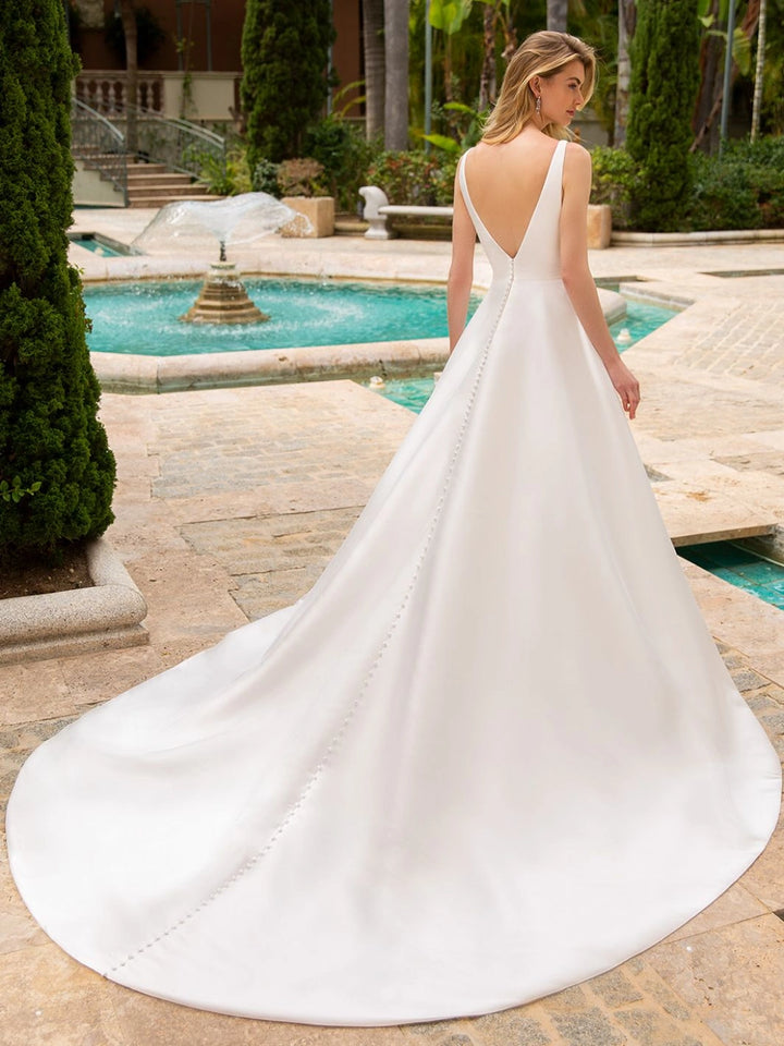 Enzoani Rosette - Size 8