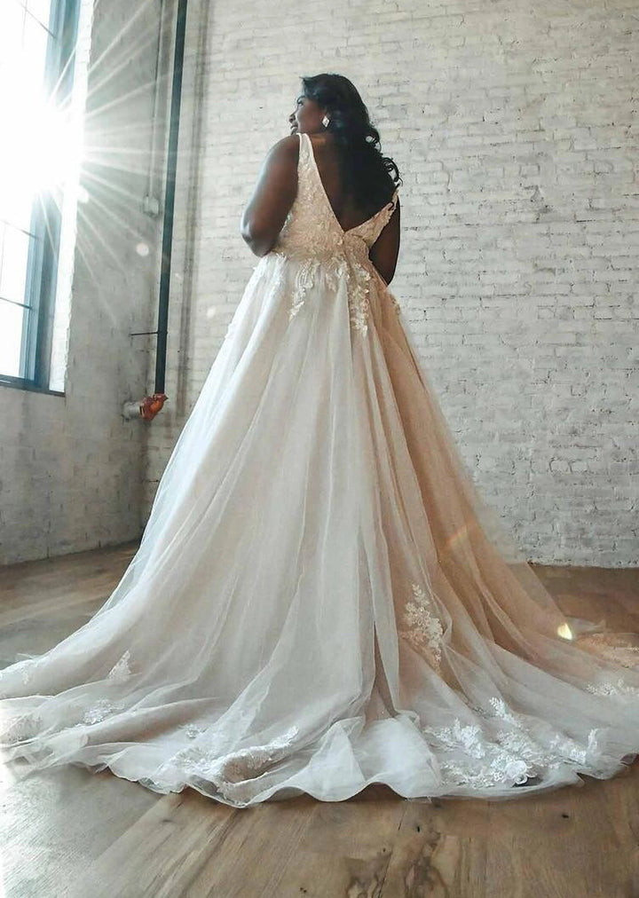 Essense of Australia D3151 - Size 24